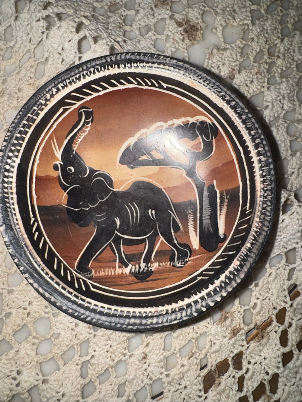 African art Black Hand-Painted carved soapstone Elephant 4in bowl